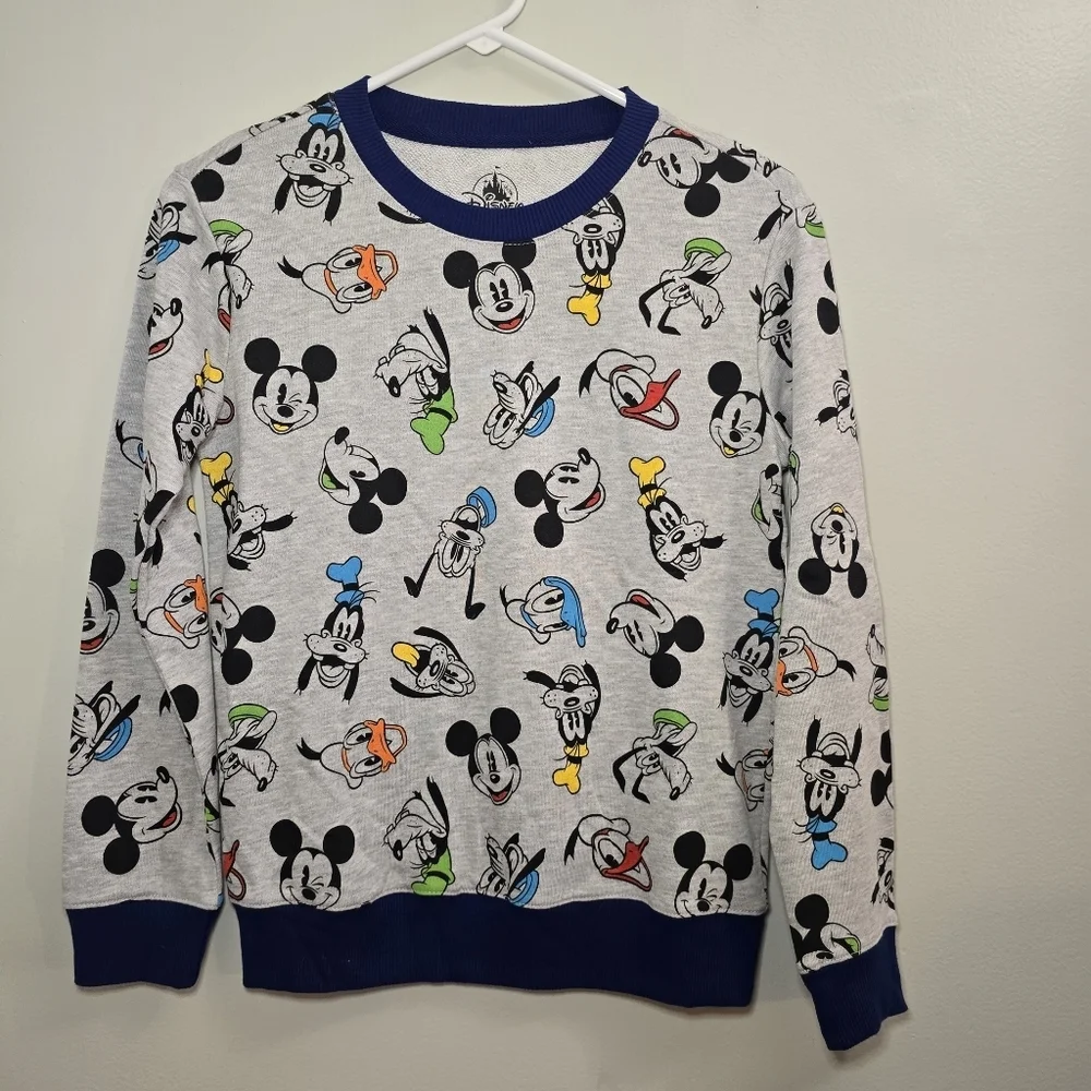 NWT Disney Parks Mickey Donald Pluto Goofy Size Youth Large Crewneck Sweater